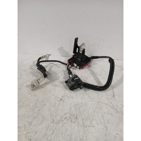 Recambio de borna postiva para toyota yaris (_p21_, _pa1_, _ph1_) 1.5 hybrid (mxph11) referencia OEM IAM 9098205053 / 28850k0020