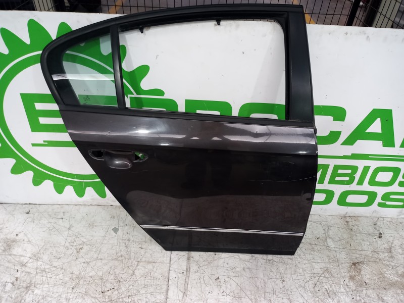 Recambio de puerta trasera derecha para volkswagen passat berlina (3c2) 2.0 tdi referencia OEM IAM 3C5833312  