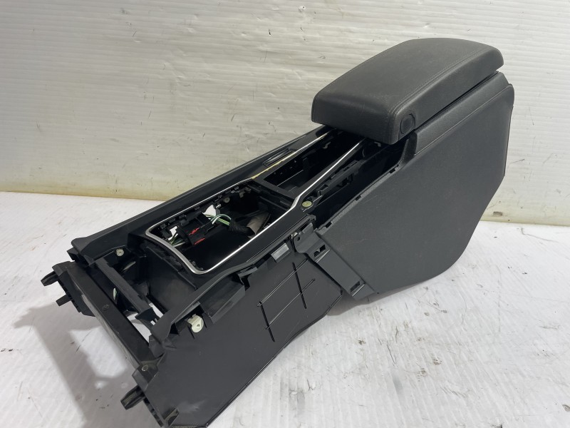 Recambio de consola central para peugeot 508 allure referencia OEM IAM 9686452980  