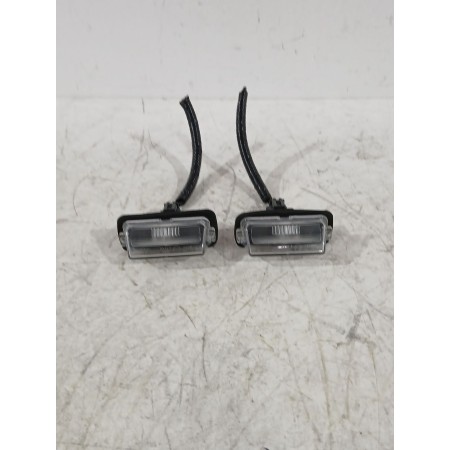 Recambio de piloto matricula para toyota yaris (_p21_, _pa1_, _ph1_) 1.5 hybrid (mxph11) referencia OEM IAM 812700D120  