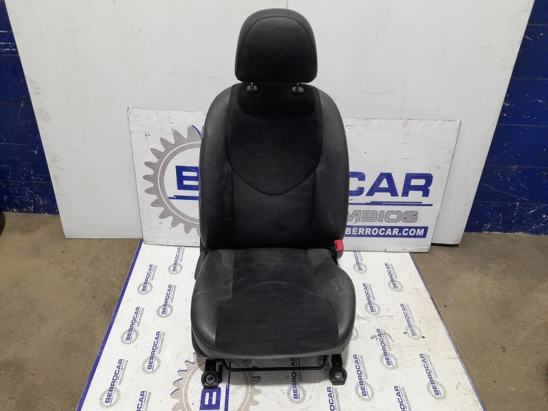 Recambio de asiento delantero derecho para toyota rav 4 2.2 d-4d cat referencia OEM IAM 7111042250  