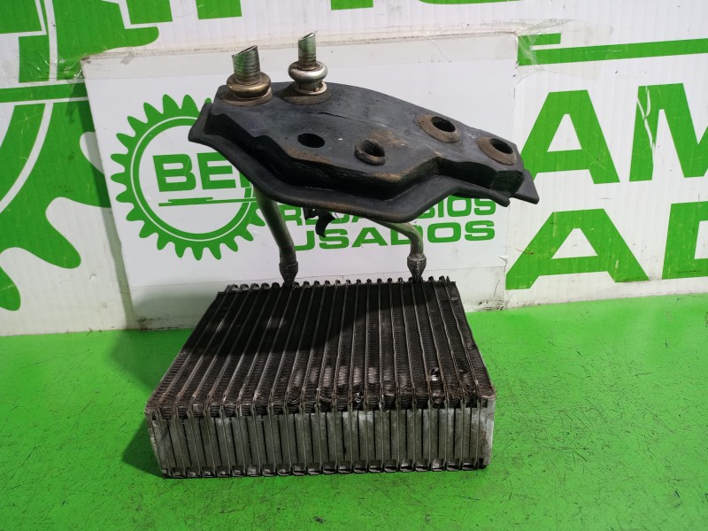 Recambio de evaporador aire acondicionado para ford fiesta (cbk) ambiente referencia OEM IAM 1206933  