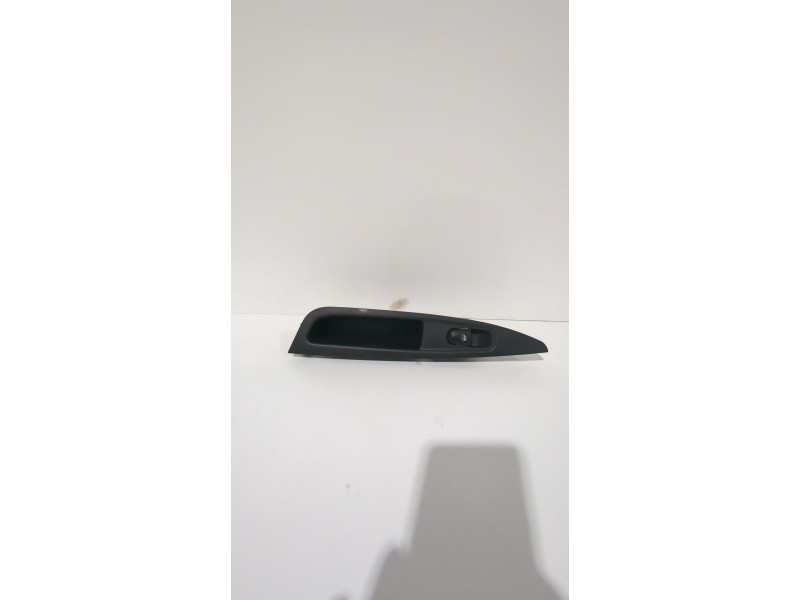 Recambio de mando elevalunas trasero derecho para nissan qashqai ii (j11, j11_) 1.5 dci referencia OEM IAM 829604EA0AX  