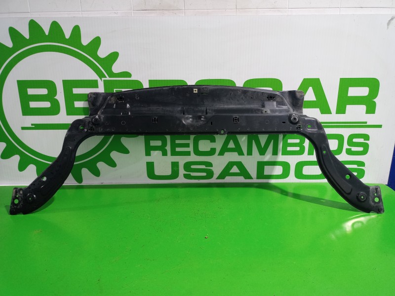Recambio de travesaño superior para peugeot partner (s1) 1.9 diesel referencia OEM IAM 7106C2  