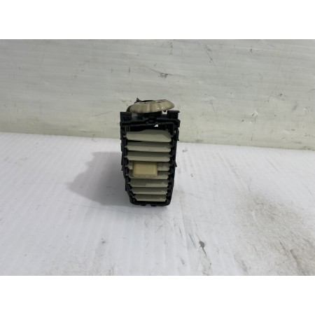 Recambio de rejilla aireadora para nissan micra (k12e) acenta referencia OEM IAM 68750AX600  