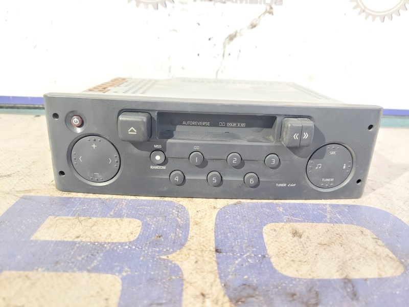 Recambio de sistema audio / radio cd para renault clio ii fase ii (b/cb0) referencia OEM IAM 8200057673  