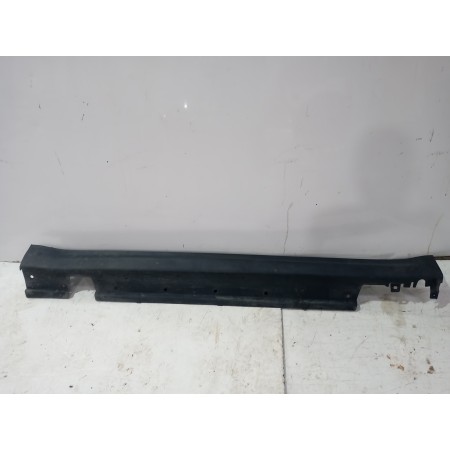 Recambio de faldon lateral para mini mini (r56) cooper referencia OEM IAM 7147915  