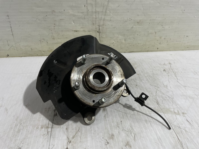 Recambio de mangueta delantera derecha para hyundai ix35 (lm, el, elh) 2.0 crdi 4wd referencia OEM IAM 517162Y000  