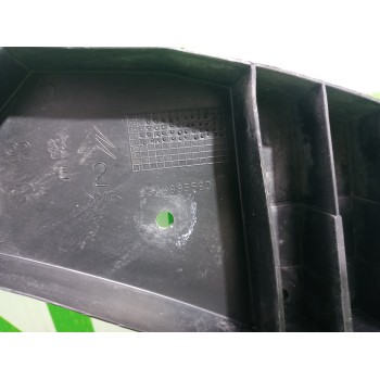 Recambio de travesaño inferior para citroën c4 berlina 1.6 16v hdi referencia OEM IAM 9646895580  