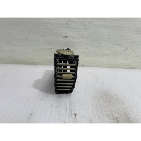 Recambio de rejilla aireadora para nissan micra (k12e) acenta referencia OEM IAM 68751AX600  