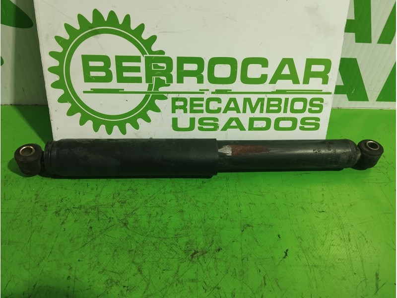 Recambio de amortiguador trasero para nissan cabstar e 3.0 diesel referencia OEM IAM 56200F3901  