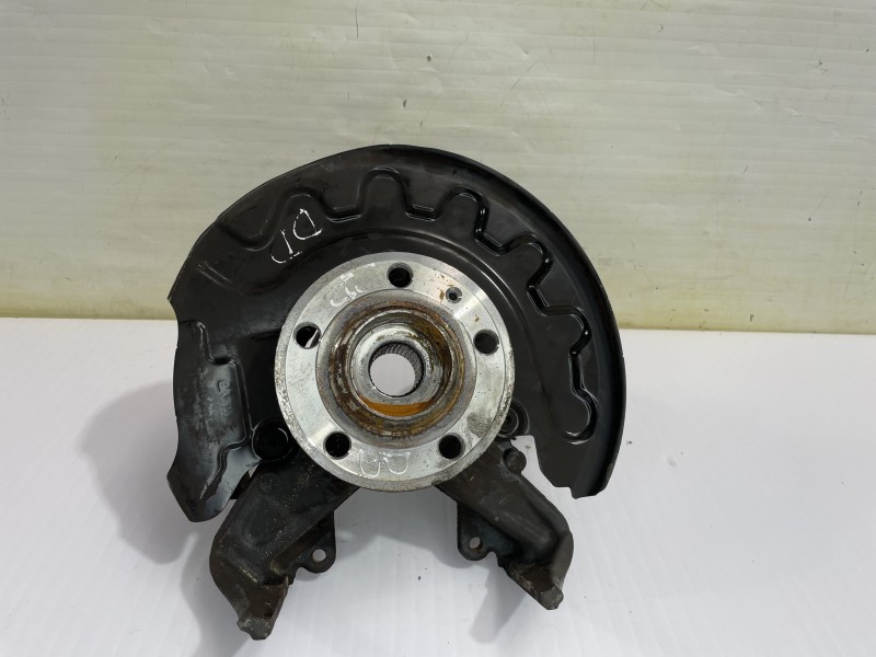 Recambio de mangueta delantera derecha para volkswagen polo (6c1) advance bluemotion referencia OEM IAM 6C0407256A  