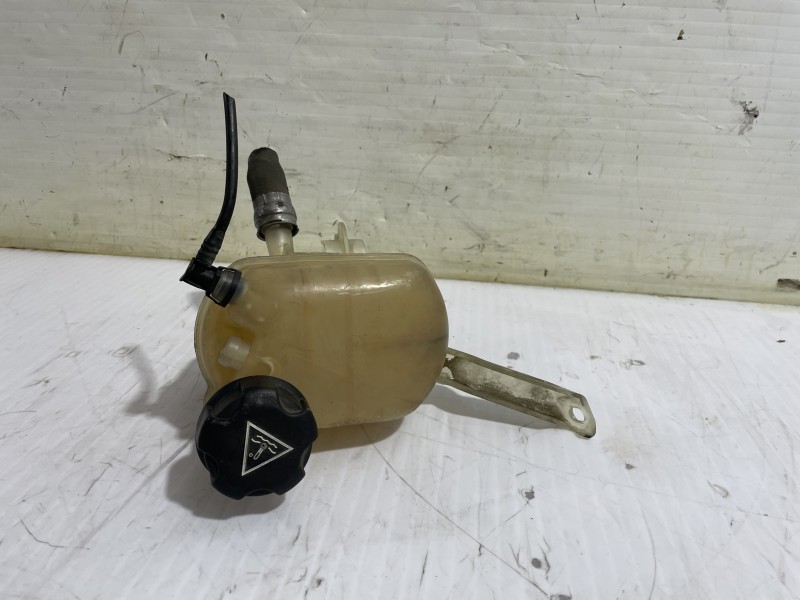 Recambio de deposito expansion para peugeot 508 allure referencia OEM IAM 1323HE  