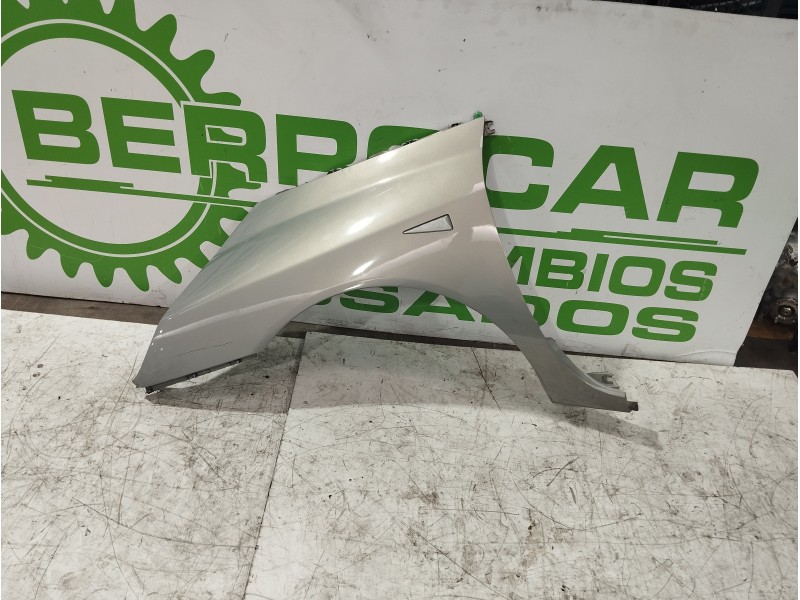 Recambio de aleta delantera izquierda para renault espace iv (jk0) 2.2 dci turbodiesel referencia OEM IAM 8200155750  