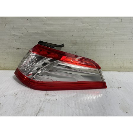 Recambio de piloto trasero derecho para peugeot 508 allure referencia OEM IAM 9686779680  