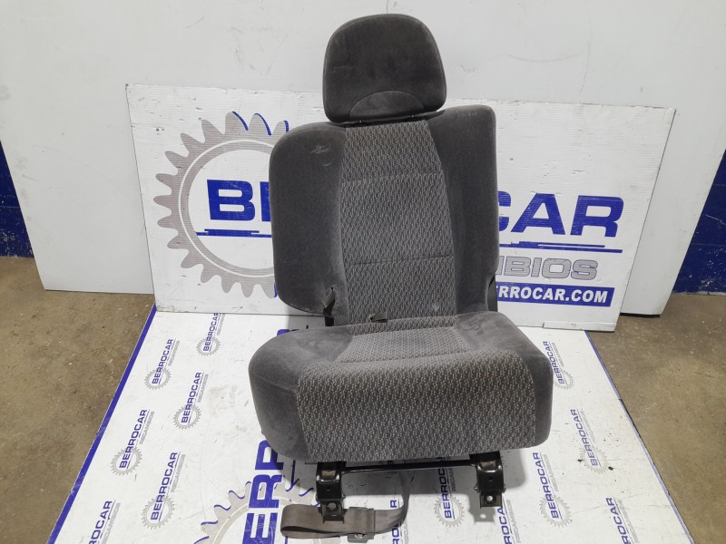 Recambio de asientos trasero derecho para hyundai santa fe (sm) 2.0 crdi cat referencia OEM IAM 8945026000  
