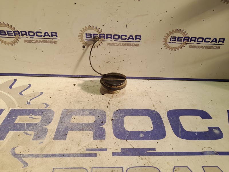 Recambio de tapon combustible para land rover discovery referencia OEM IAM WLD100770  