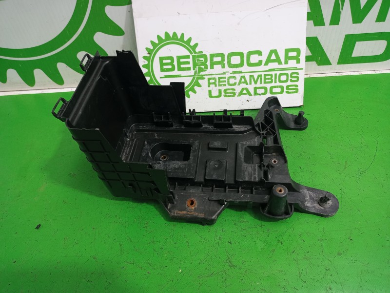 Recambio de soporte bateria para volkswagen passat berlina (3c2) 2.0 tdi referencia OEM IAM 1K0915333C  