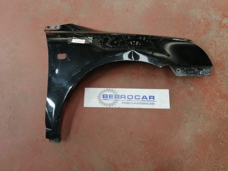 Recambio de aleta delantera derecha para toyota avensis berlina (t25) 1.8 16v cat referencia OEM IAM 5381105020  