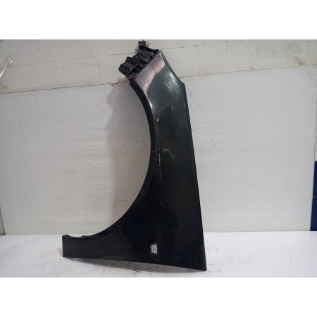 Recambio de aleta delantera izquierda para toyota avensis berlina (t25) 1.8 16v cat referencia OEM IAM 5381205020  