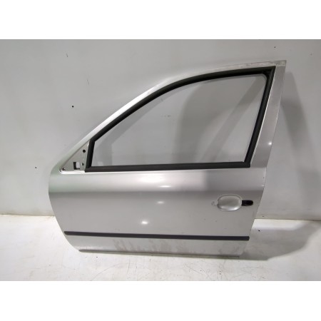 Recambio de puerta delantera izquierda para skoda octavia i (1u2) 1.9 tdi referencia OEM IAM 1U4831055  