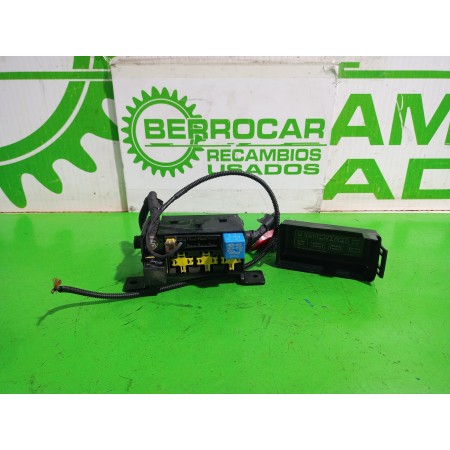 Recambio de caja reles / fusibles para kia sorento i (jc) 2.5 crdi referencia OEM IAM 952102E000  