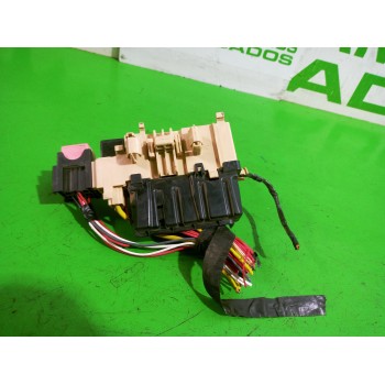 Recambio de caja reles / fusibles para renault kangoo profesional referencia OEM IAM 8200574970  