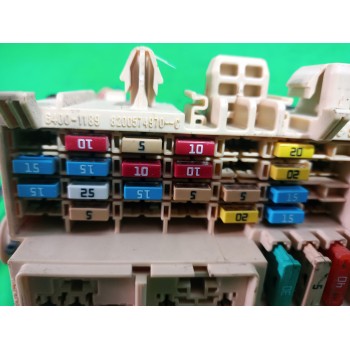 Recambio de caja reles / fusibles para renault kangoo profesional referencia OEM IAM 8200574970  