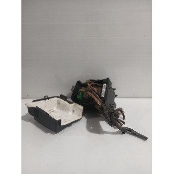 Recambio de caja reles / fusibles para citroën c3 i (fc_, fn_) 1.4 i referencia OEM IAM 9643498880  