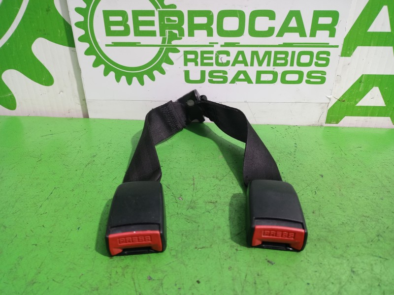 Recambio de enganche cinturon para citroën xsara berlina 1.9 d sx referencia OEM IAM 8972PJ  
