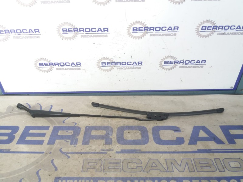 Recambio de brazo limpia delantero derecho para volkswagen passat berlina (3b3) 1.9 tdi referencia OEM IAM 3B1955410  