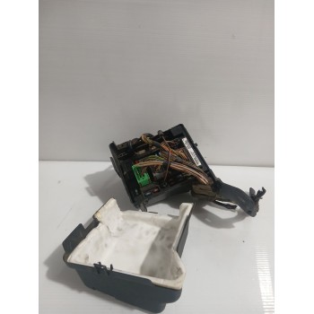 Recambio de caja reles / fusibles para citroën c3 i (fc_, fn_) 1.4 i referencia OEM IAM 9643498880  