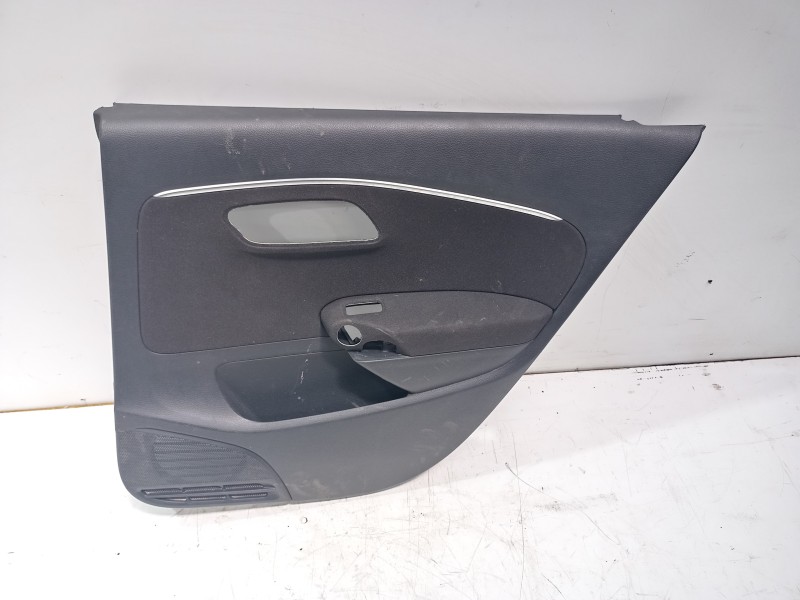 Recambio de guarnecido puerta trasera derecha para volkswagen polo (6c1) advance bluemotion referencia OEM IAM 6C6867012  