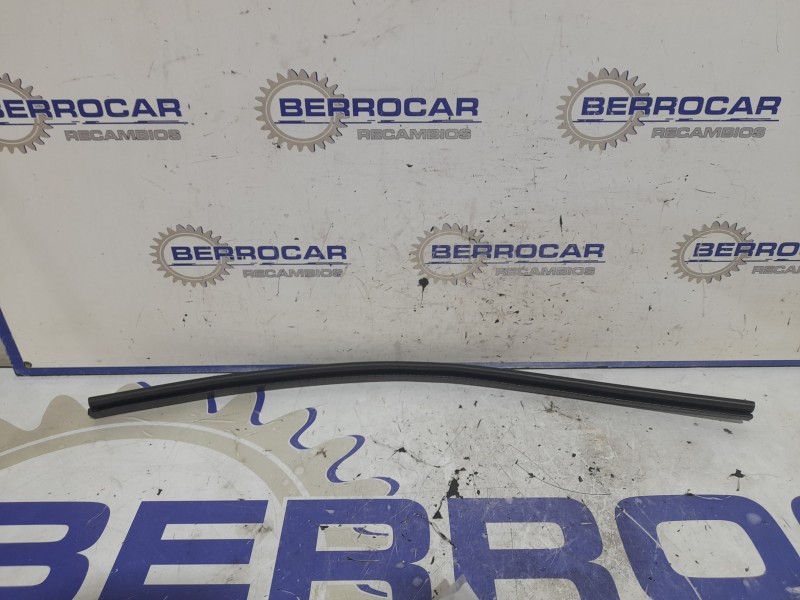 Recambio de goma contorno para peugeot expert tepee referencia OEM IAM 902528  