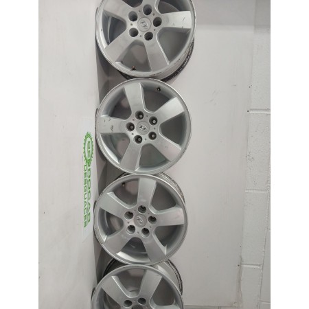 Recambio de juego llantas para hyundai tucson (jm) 2.0 crdi referencia OEM IAM 529102E300  
