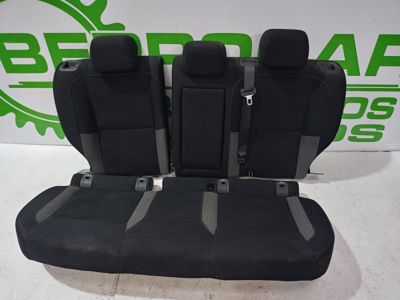 Recambio de asientos traseros para nissan qashqai (j11) acenta referencia OEM IAM 883004ED2A  