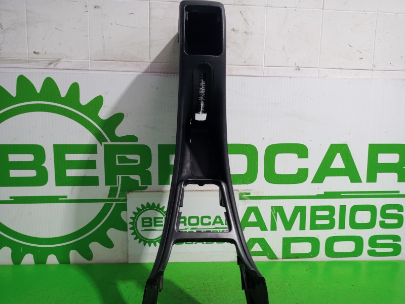 Recambio de consola central para citroën xsara berlina 1.9 d sx referencia OEM IAM 9623009677  