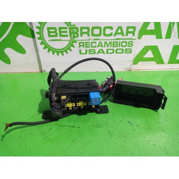 Recambio de caja reles / fusibles para kia sorento i (jc) 2.5 crdi referencia OEM IAM 952102E000  