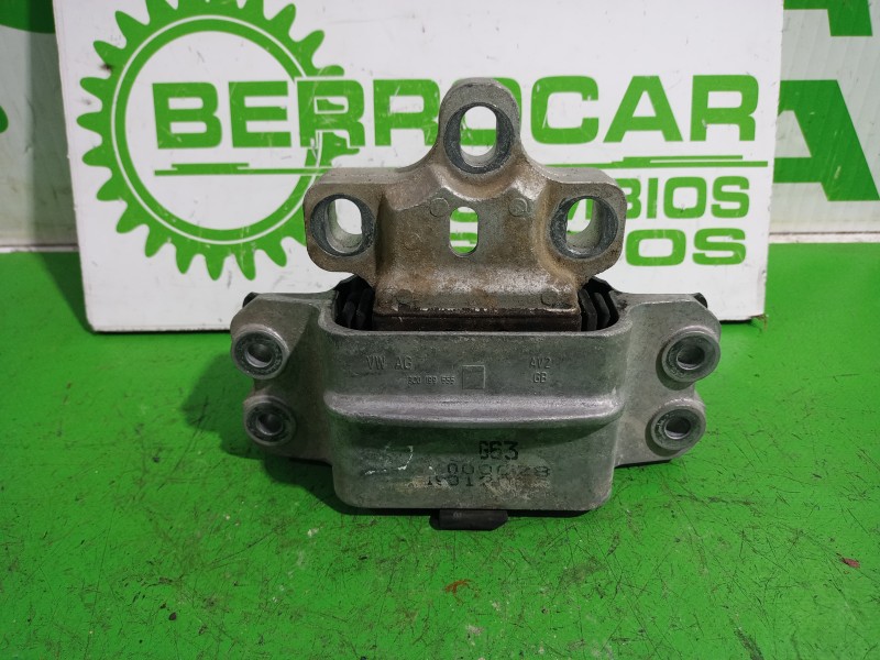 Recambio de soporte motor para volkswagen passat berlina (3c2) 2.0 tdi referencia OEM IAM 3C0199555  