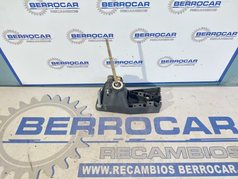 Recambio de palanca cambio para mercedes-benz clase a (w168) 1.4 cat referencia OEM IAM A1683600209  