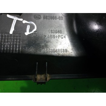 Recambio de faro antiniebla trasero derecho para citroën c4 grand picasso exclusive referencia OEM IAM 9653548680  