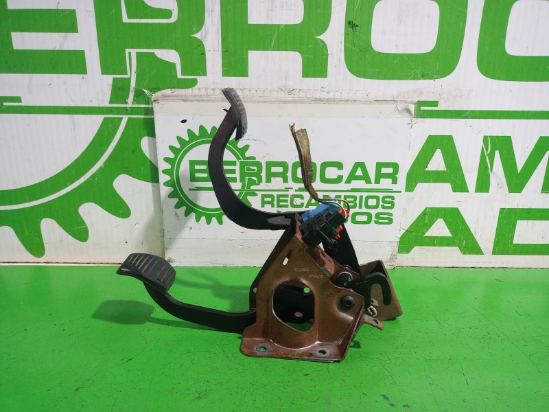 Recambio de pedalera para ford focus berlina (cak) trend referencia OEM IAM 1320941  