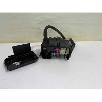 Recambio de caja reles / fusibles para volkswagen polo (6c1) advance bluemotion referencia OEM IAM 6C0937132  