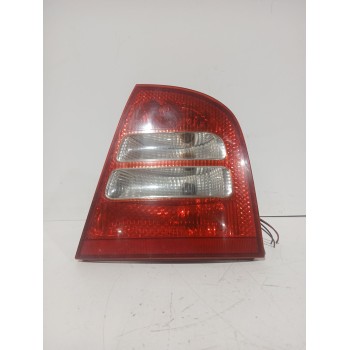 PILOTO TRASERO DERECHO 1U6945112A 