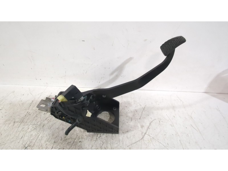 Recambio de pedal freno para kia cee´d hatchback (ed) 1.6 crdi 90 referencia OEM IAM 328001H100  