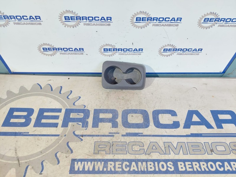 Recambio de portavasos para mercedes-benz clase a (w168) 1.4 cat referencia OEM IAM A1686830308  
