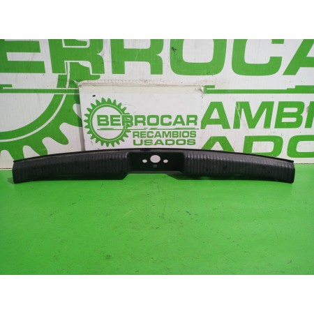Recambio de moldura para ford focus berlina (cak) trend referencia OEM IAM 98ABA40352  