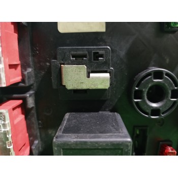 Recambio de caja reles / fusibles para volkswagen passat berlina (3c2) 2.0 tdi referencia OEM IAM 3C09712490  
