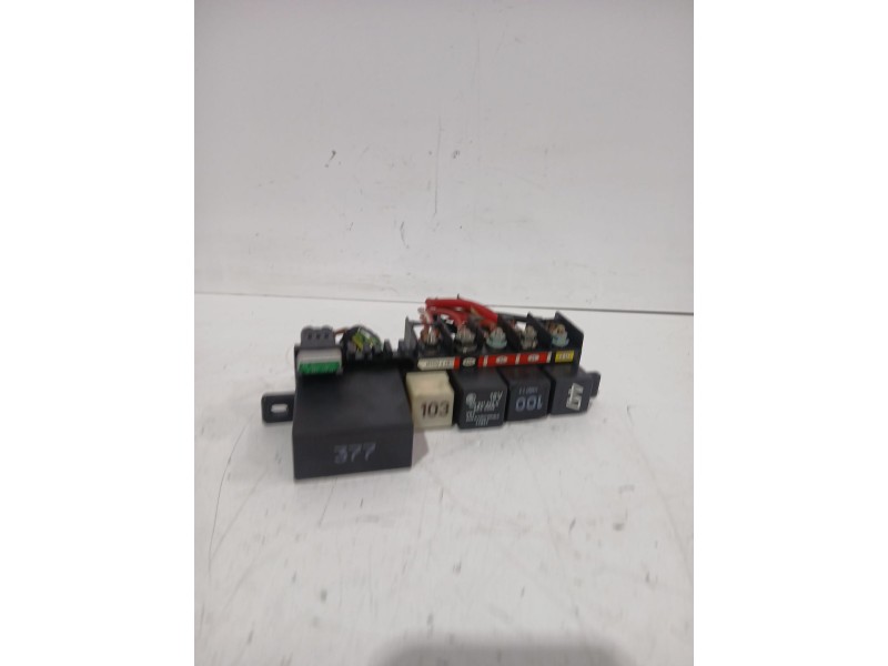 Recambio de caja reles / fusibles para skoda octavia i (1u2) 1.9 tdi referencia OEM IAM 8L0941822  