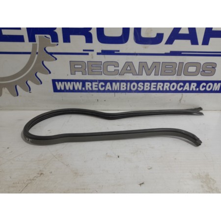 Recambio de goma contorno para hyundai santa fe (sm) 2.0 crdi cat referencia OEM IAM 8312026000YD  